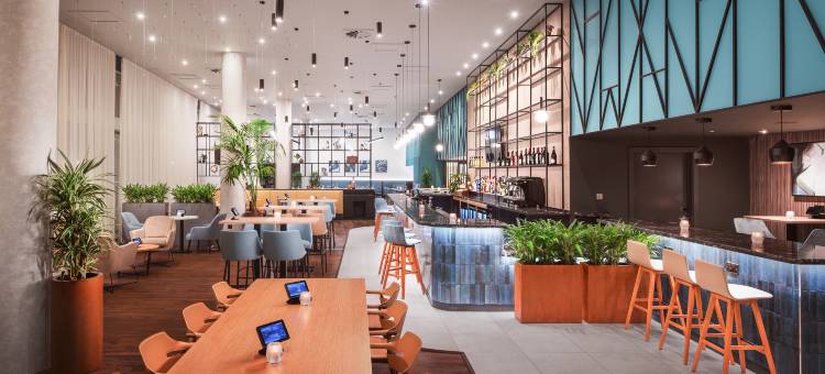 伦敦盖特威克机场万怡酒店(Courtyard London Gatwick Airport)图片