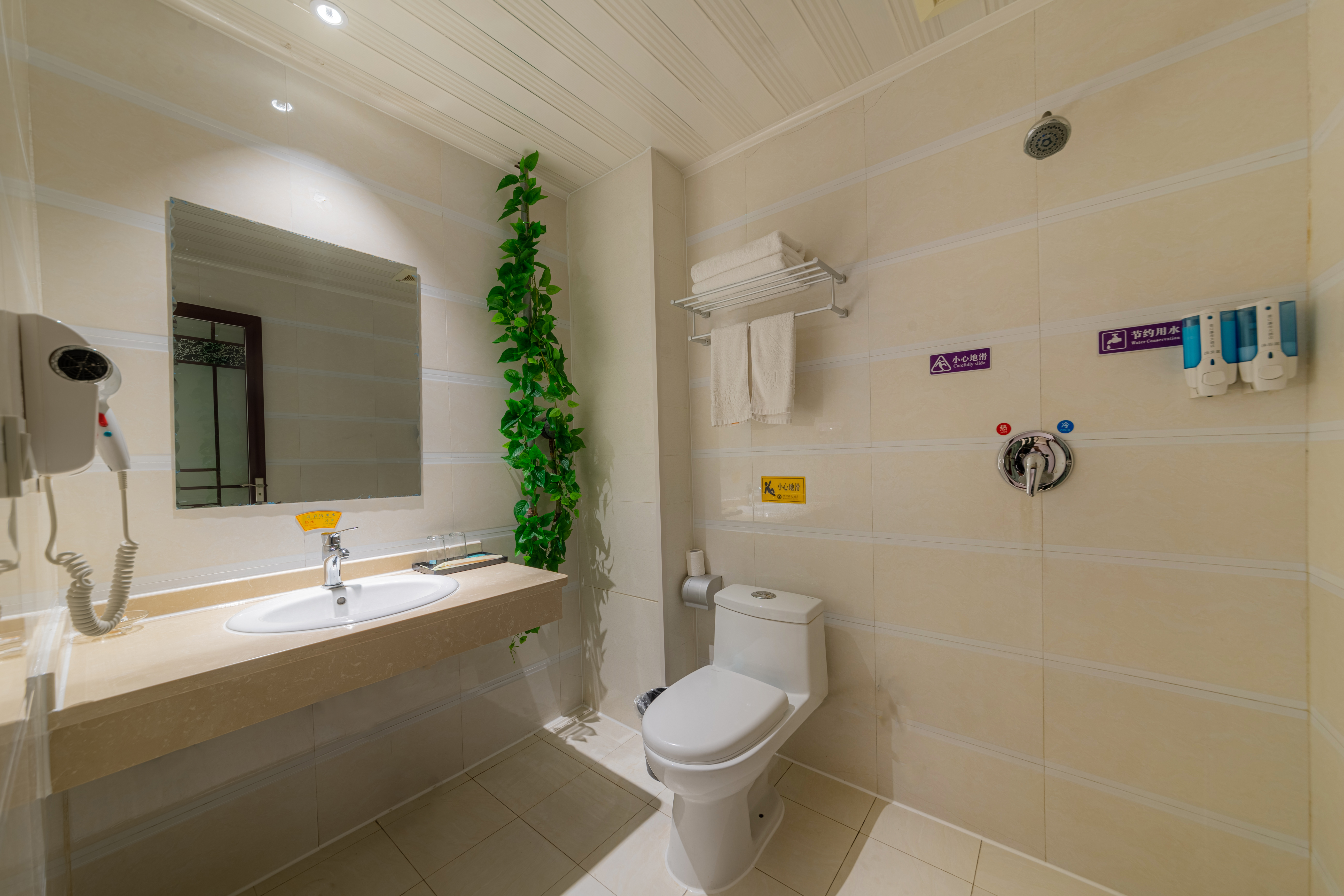 Wanghelou Hotel Over view