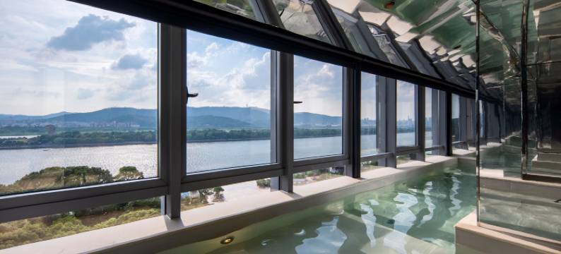 可迟江景泳池酒店图片