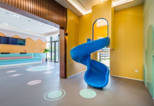 Fawn Holiday Hotel (Qingdao West Coast Resort) Hotel Overview