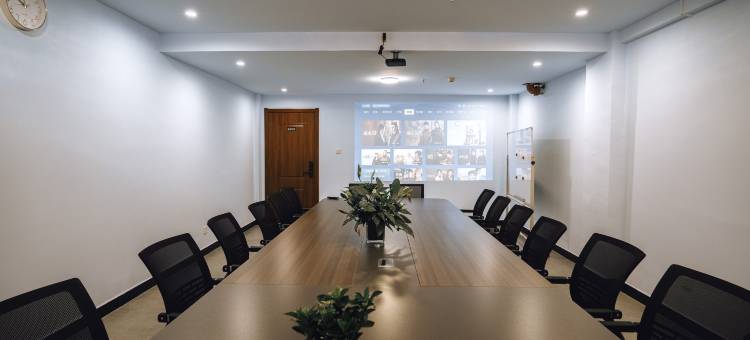 派酒店(张家口万全汽车站店)图片