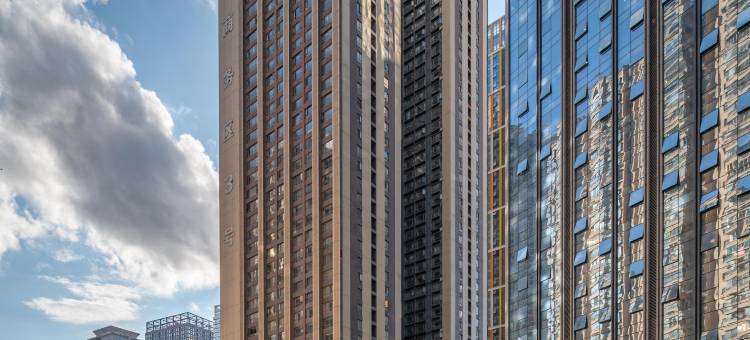 YUNSHUO·高空私汤酒店(花果园白宫松花路地铁站)图片