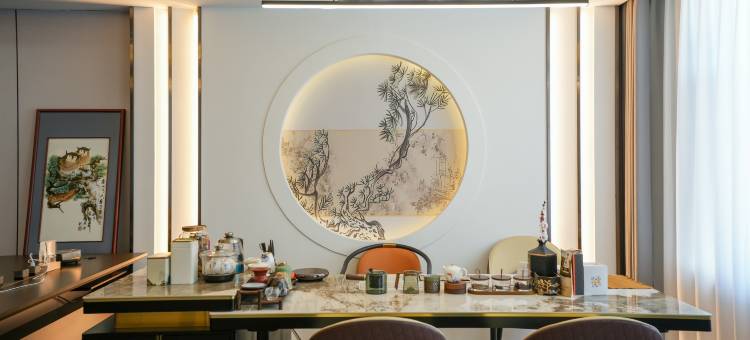 青海湖俯云观海酒店图片
