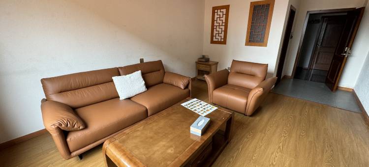 壤塘福旗大酒店(壤巴拉文化旅游景区店)图片