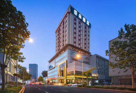 大连东港商务区港湾广场亚朵酒店外景图