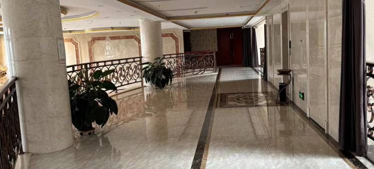 康平卧龙湖假日酒店图片