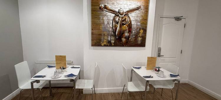 盖特威克特里维尔斯酒店(Trivelles Gatwick Hotel & Airport Parking)图片