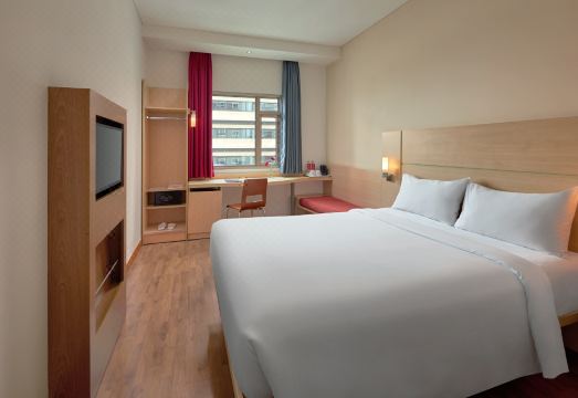 Ibis Saigon SouthHotel Overview