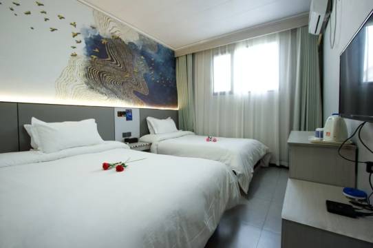 盛都酒店(钟鼓楼大差市地铁站店)