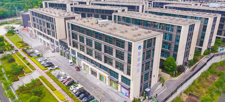 蓝鲸酒店(南京江北新区工业大学店)图片