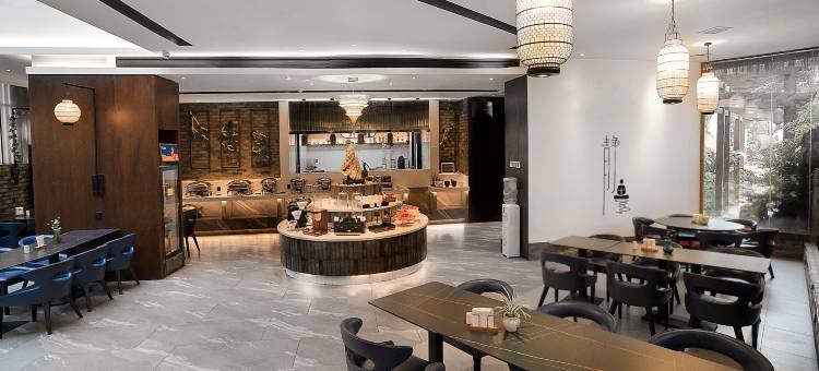 湖天国际酒店(怀化高铁南站体育中心店)图片