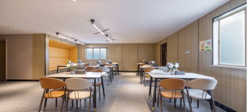 逸呈酒店(喀什古城民族特色美食街国际会展中心店)图片