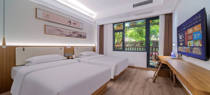 香港艾度假日酒店(重庆长寿古镇长寿高铁北站店)图片