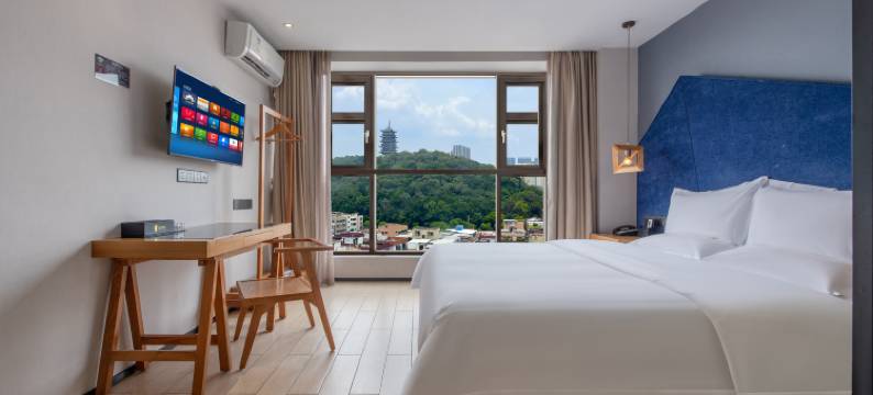 TOP Hotel首席设计师酒店(千灯湖度假区广佛电商城店)图片