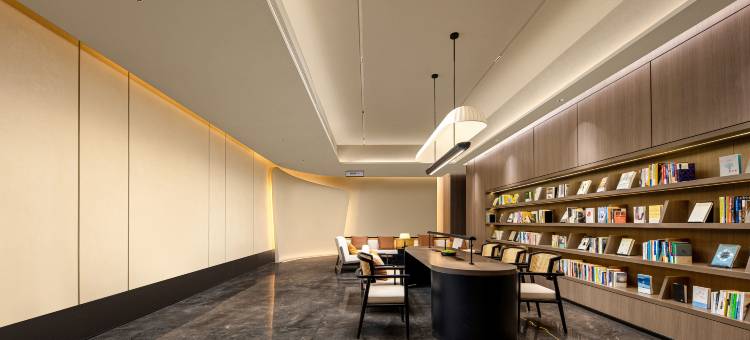 安顺古城虹山湖路亚朵酒店图片