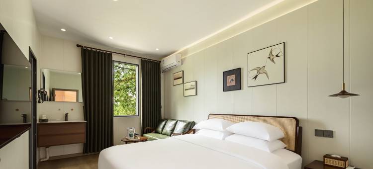 暖云涧民宿(三峡机场店)图片