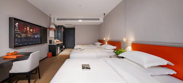 奥斯顿国际酒店(昭苏人民政府天马湖公园店)图片