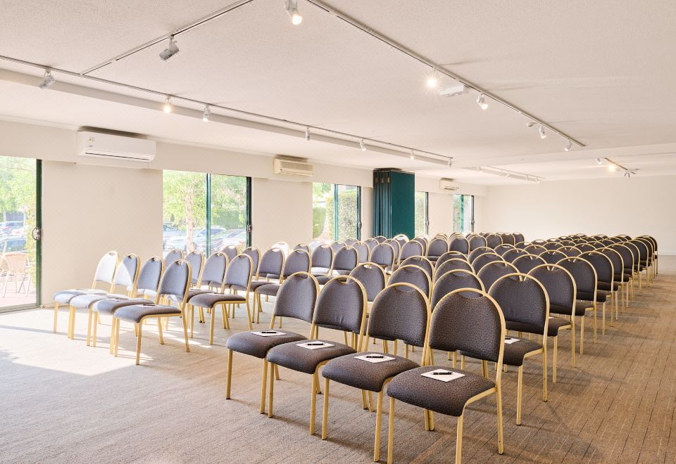 Abode TuggeranongHotel Overview