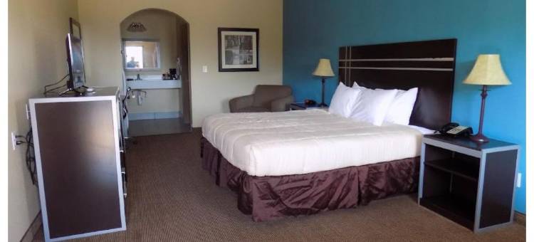 OYO 近沙纳 TX 的莫尔顿旅馆及套房(Moulton Inn &  Suites by OYO Near Shiner TX)图片