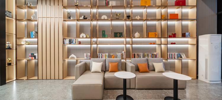 铂顿国际公寓(阳江市政府鸳鸯湖公园店)图片