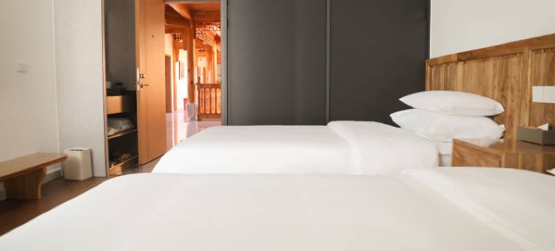 阳光民宿(杞麓湖湿地公园店)图片