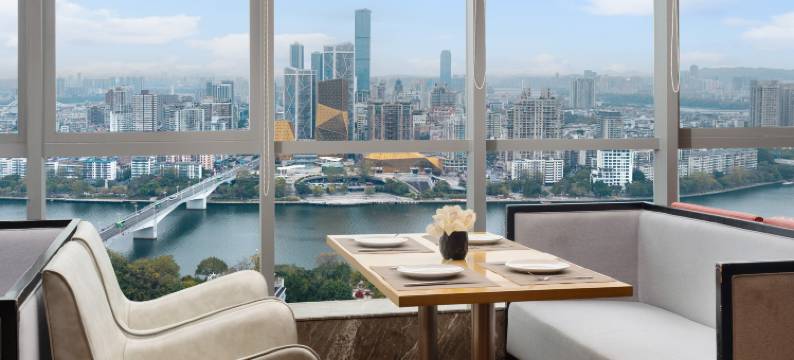 ECHENG丨怡程酒店(柳州五星步行商业街银泰城店)图片