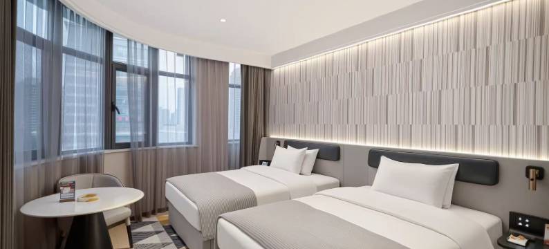 库尔勒人民广场孔雀河万达悦华酒店图片