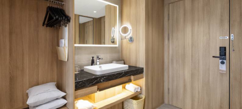 沈阳奥体营盘街地铁站亚朵酒店图片