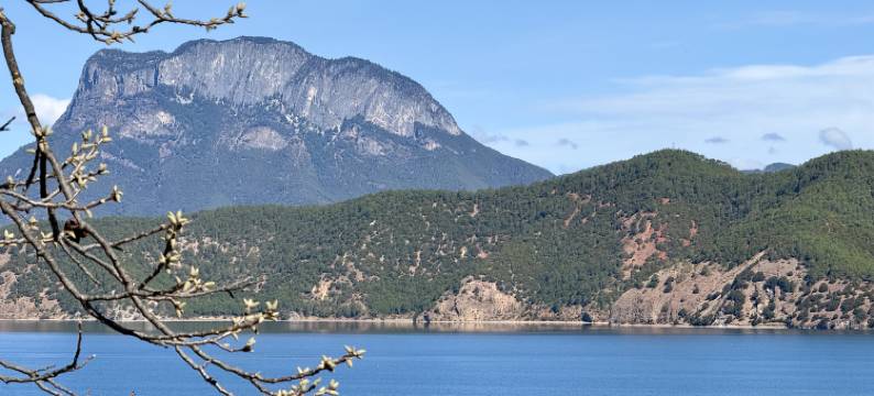 泸沽湖前湖·月遥全湖景度假酒店(泸沽湖普洛码头店)图片