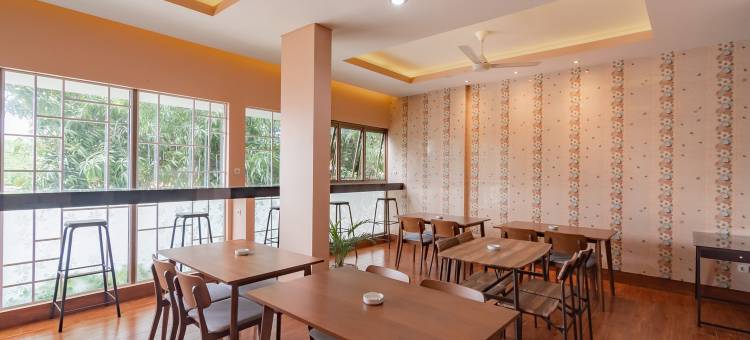 红多兹普拉斯酒店-井里汶市中心(RedDoorz Plus @ Cirebon City Center)图片