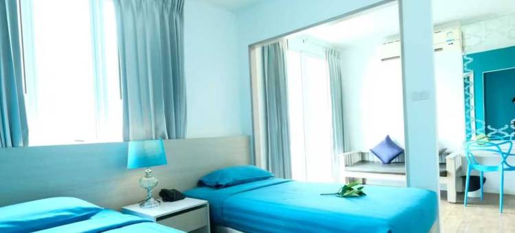 周日芭堤雅中天海滩景色(Sunday Beachfront View Jomtien Pattaya)图片