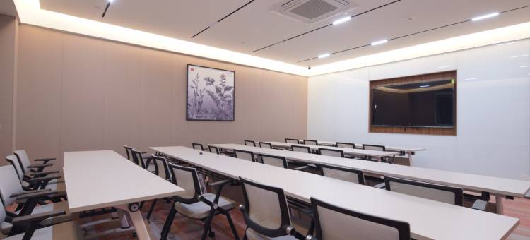 雷神电竞酒店(青岛恒星科技学院金水路店)图片