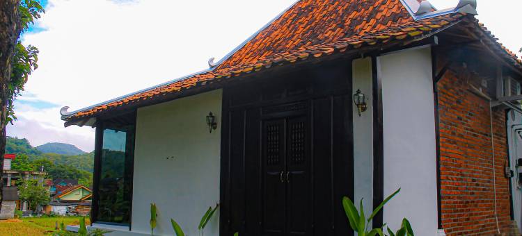 卡马尔塔姆皮云干别墅(Villa Kamar Tamu Piyungan)图片