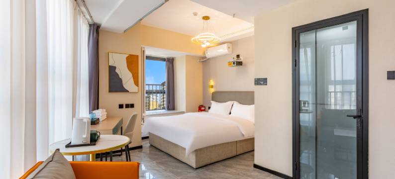 尚美CC影院民宿(中原万达广场二砂地铁站店)图片