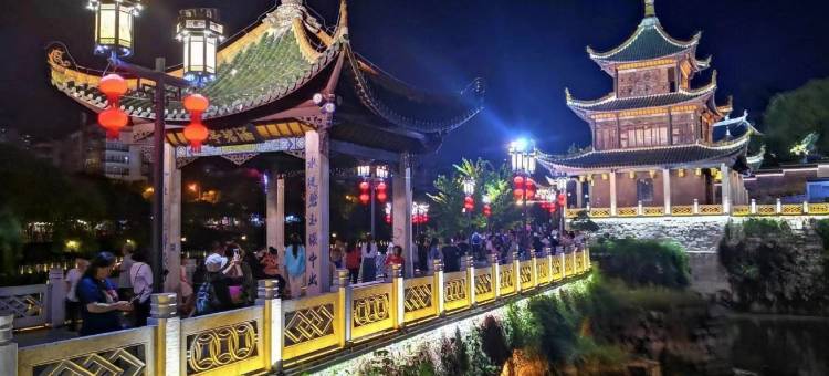 丽橙酒店·悦(贵阳大十字广场甲秀楼店)图片