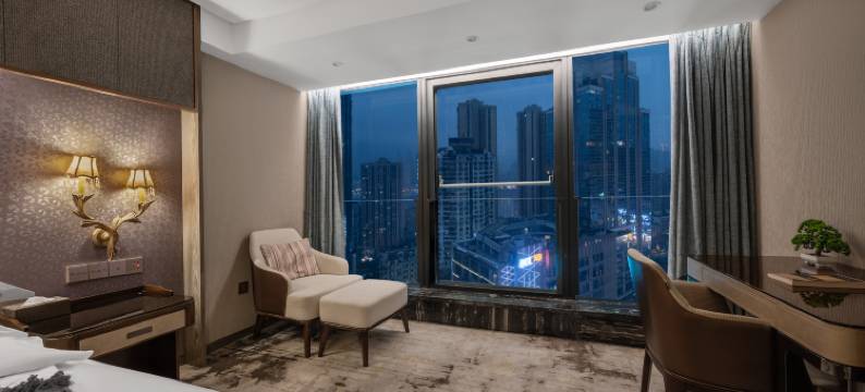 百川酒店(重庆解放碑步行街洪崖洞店)图片