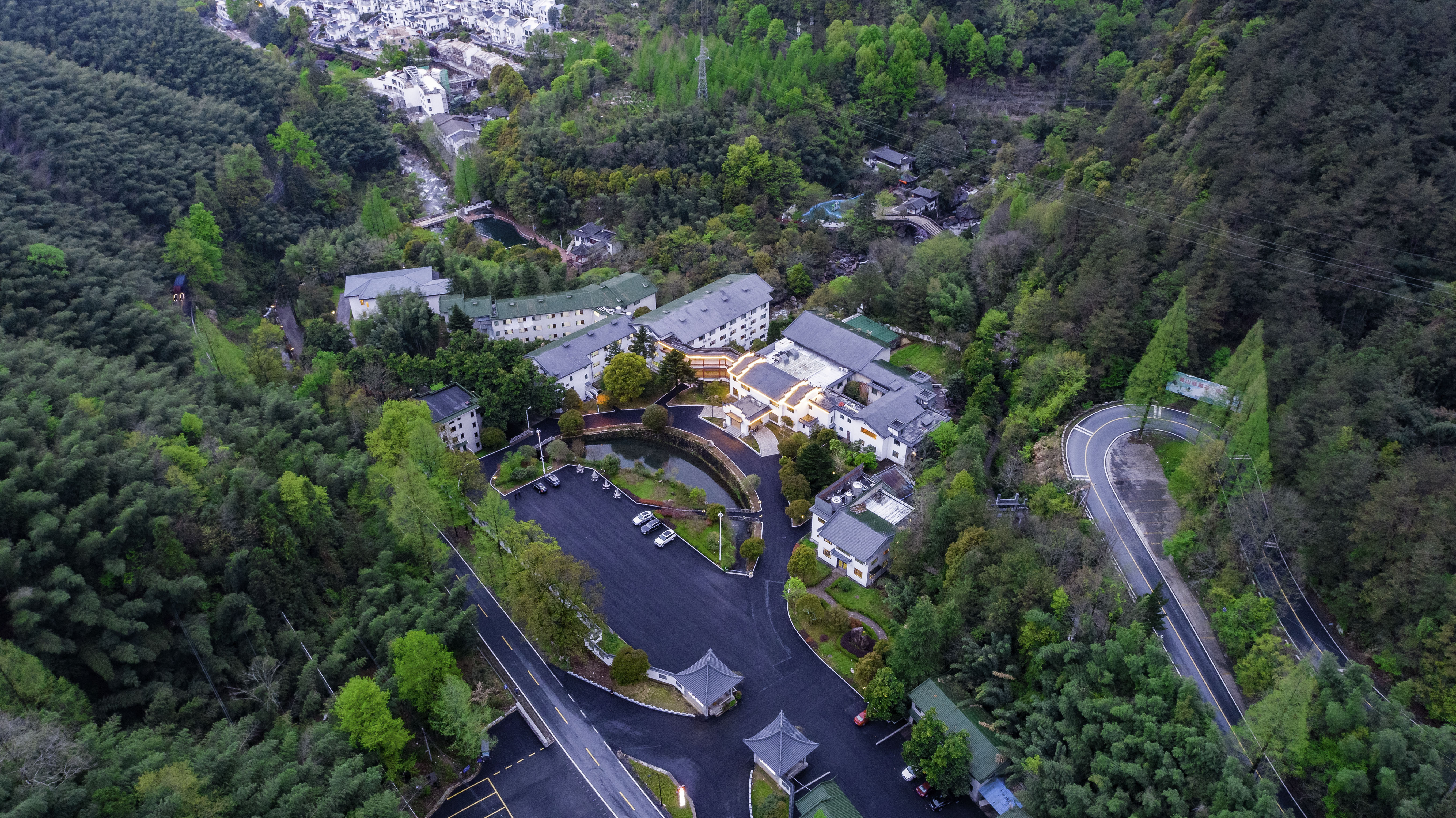 黄山翡翠度假村（黄山汤口南大门翡翠谷店）