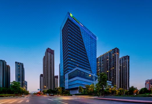 南京滨江智选假日酒店外景图
