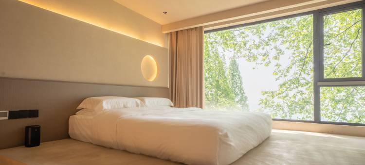 WHITE VILLA·山顶238号民宿(莫干山风景区店)图片