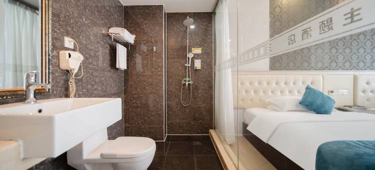 王者主题酒店(贵港唐人街购物广场客世界店)图片