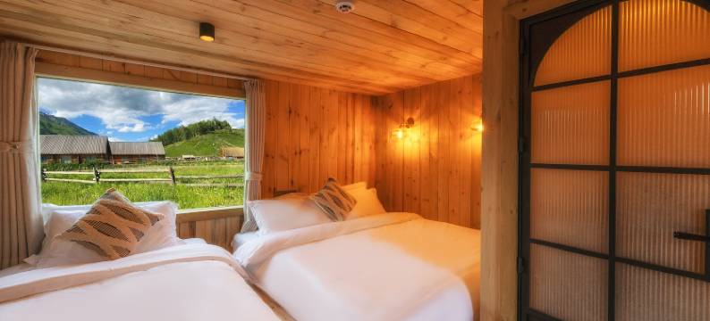 禾木蒲公英客栈(禾木风景区落日草原篝火晚会店)图片