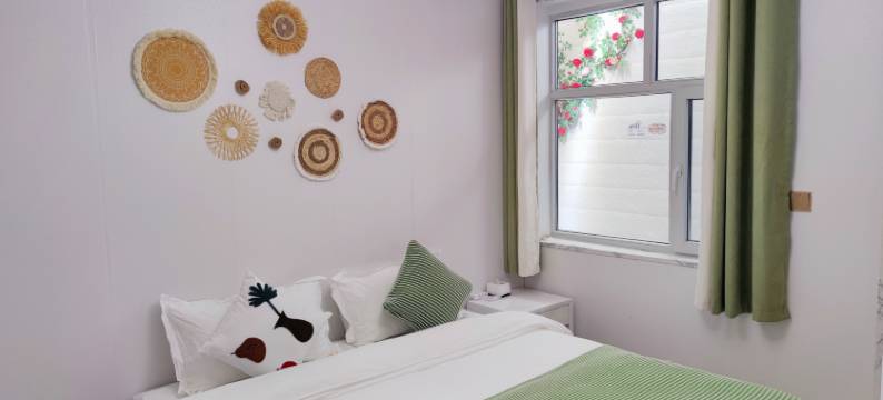 乌兰抚月民宿(茶卡店)图片