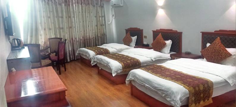 浪卡子县圣湖酒店图片