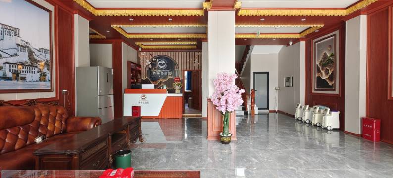 岗尖巴酒店图片