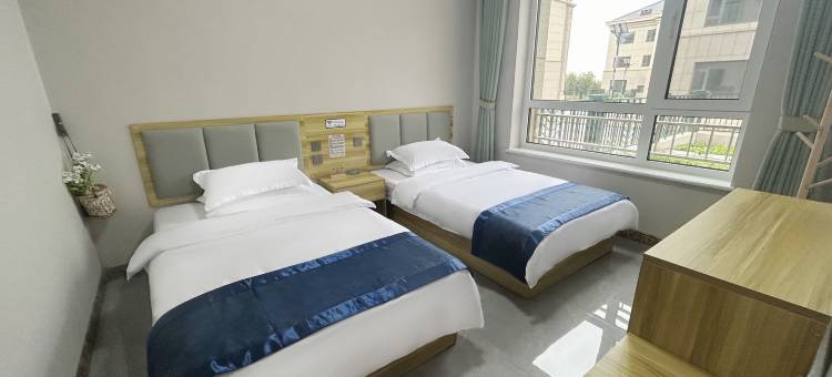 多伦靖元小居图片