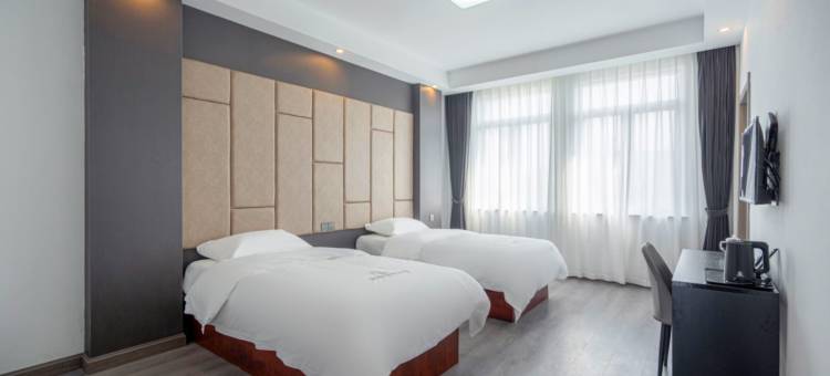 新姜湖畔酒店(衢州高铁站万达广场店)图片