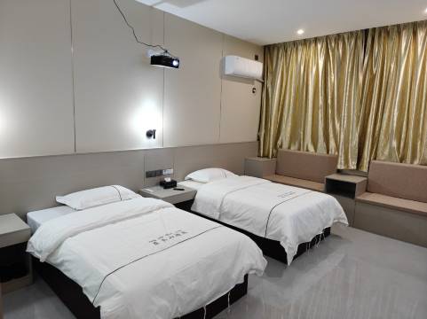 象头山客栈(四角楼高速出口店)