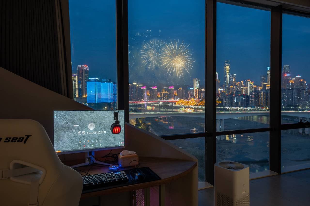 光致·拾鎏云端江景电竞酒店图片