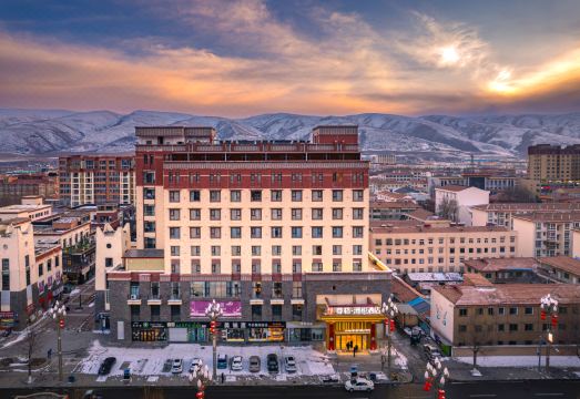 阿坝尊格·洲悦酒店外景图