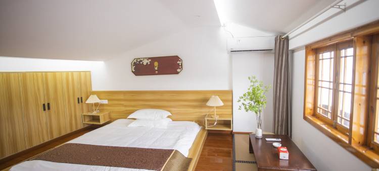 井冈山市茨坪九间房民宿(天街步行街店)图片